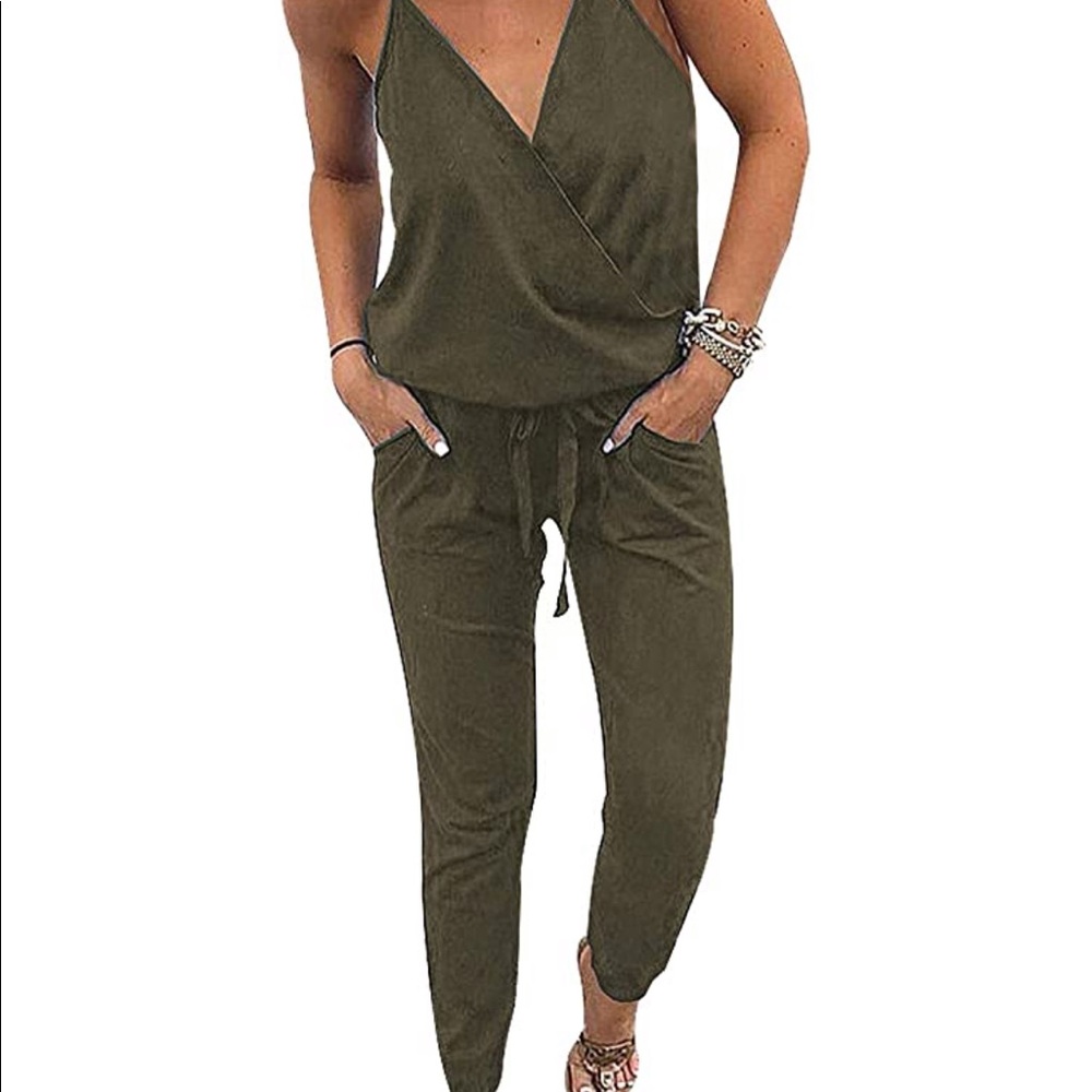 NWOT jumpsuit w/jogger style legs